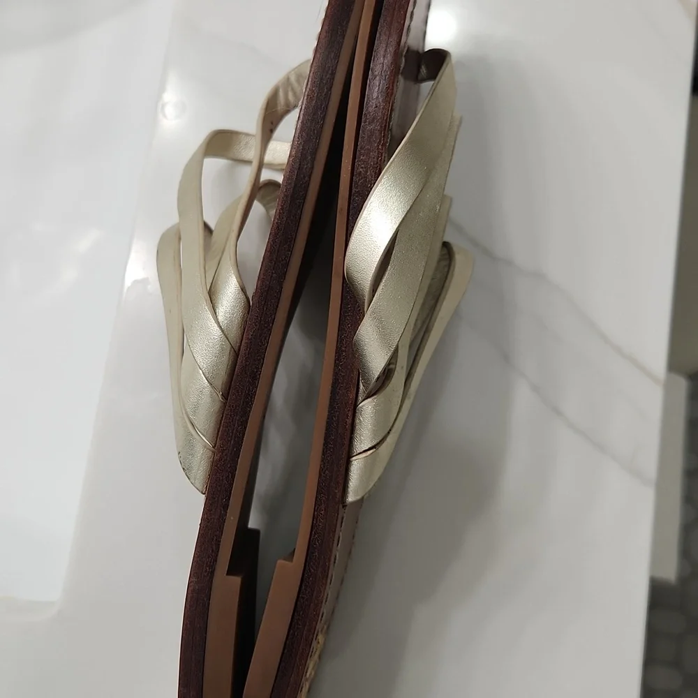 Tory Burch Gold Strappy Leather Sandals with Brown Footbed - Picture 4 of 11